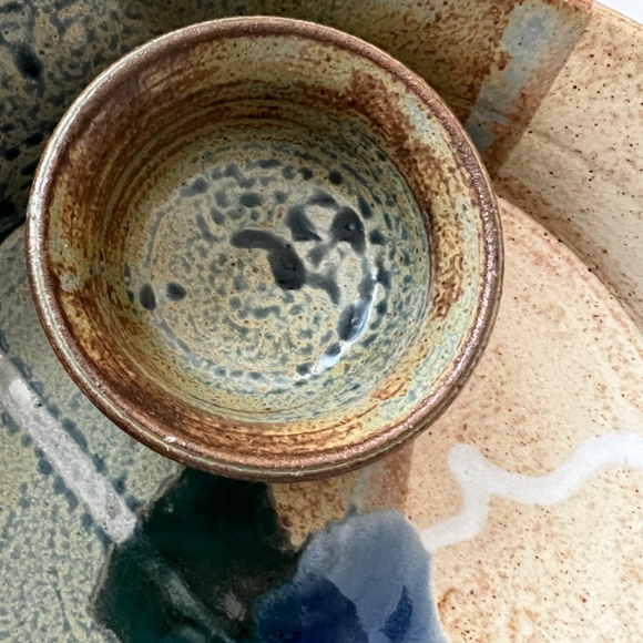 Signed Studio Pottery 10” Chip/Dip Bowl Gene Gandee Blue/Brown Drip Glaze - Picture 7 of 8